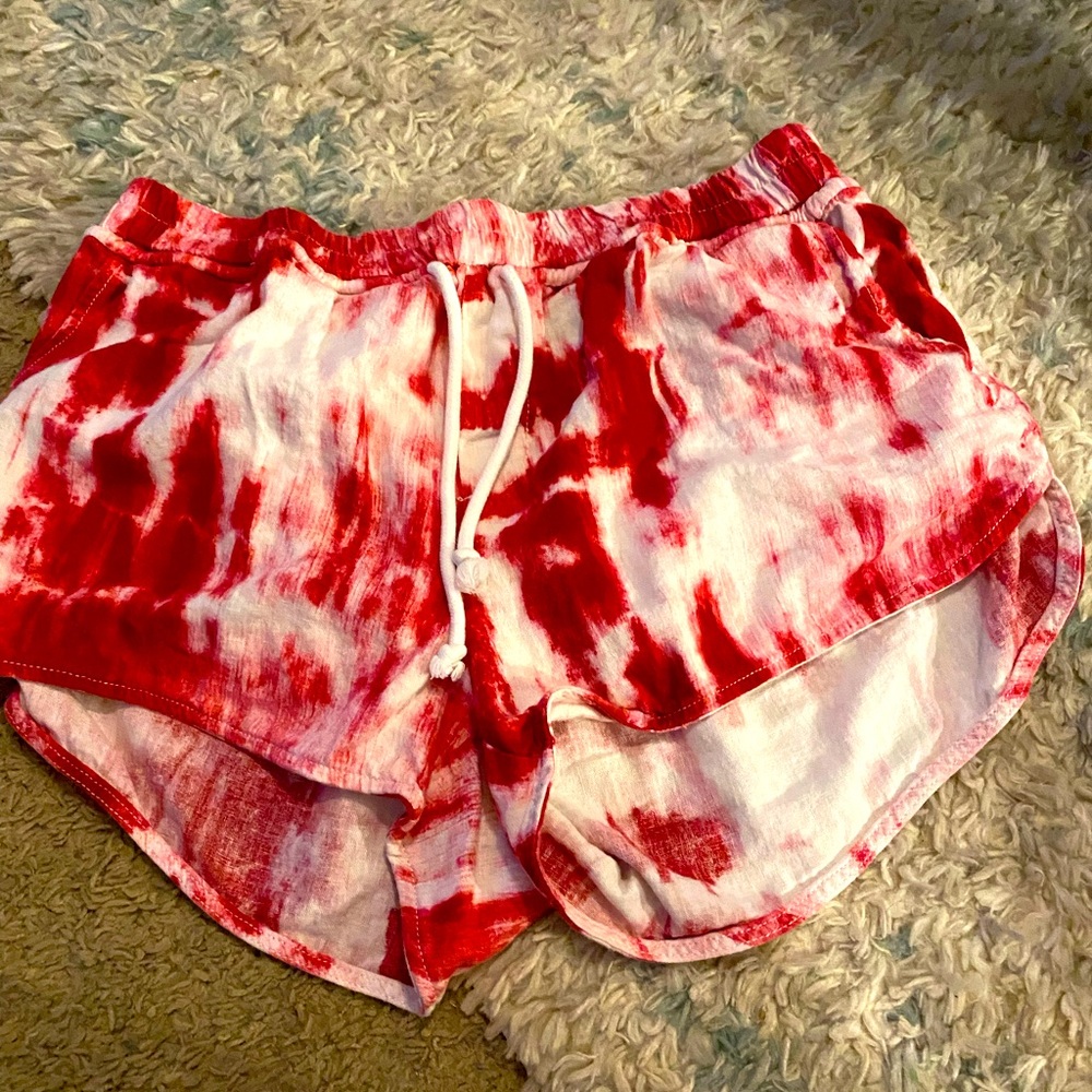 Women red tye dye shorts